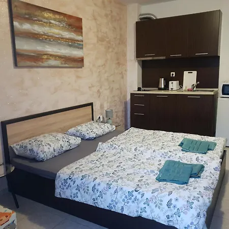 Apartment Cozy By Julie